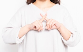 逆流性食道炎を悪化させるNG行動とは？症状をラクにする3つの生活習慣も紹介
